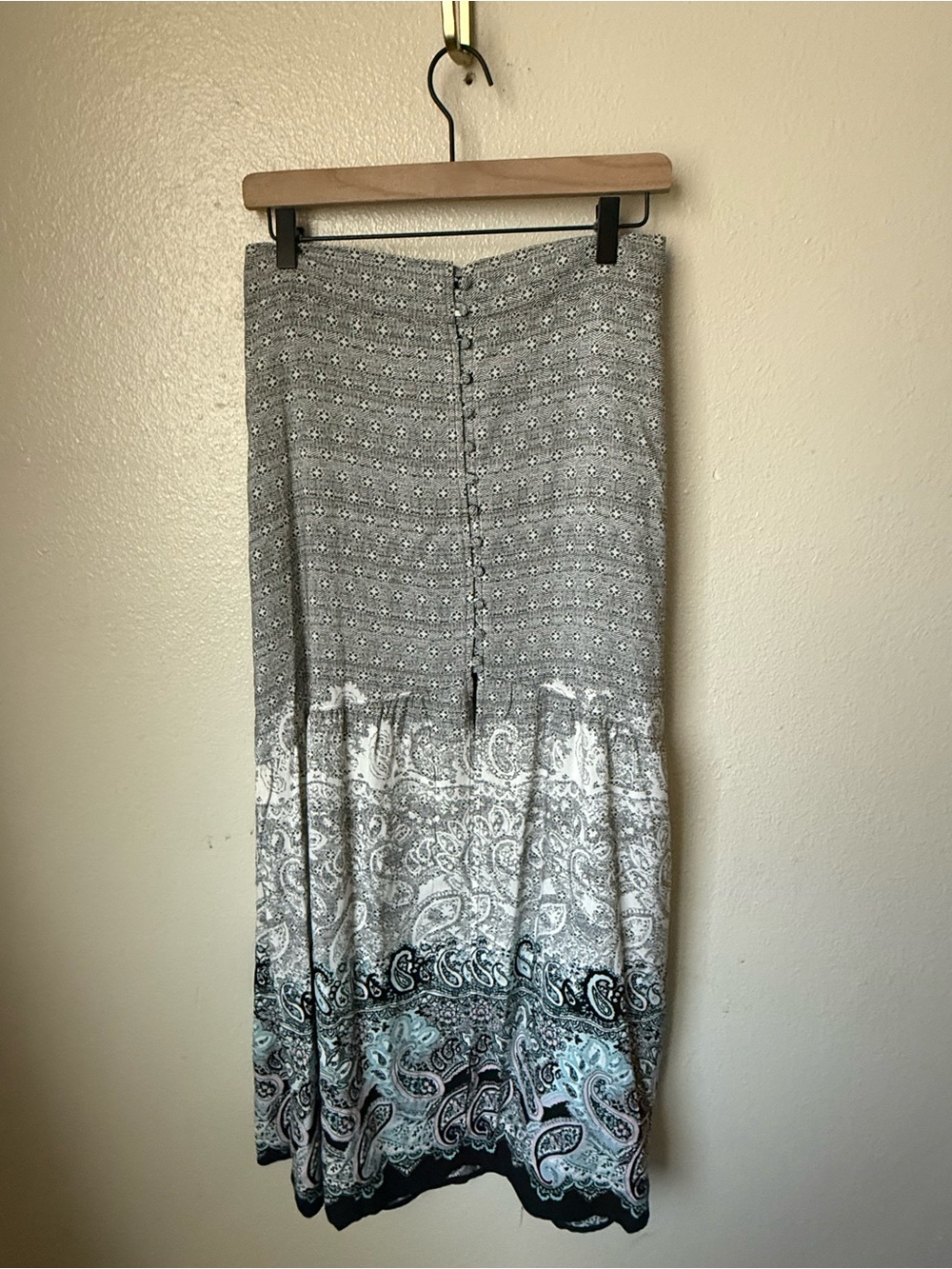 Express Boho Paisley Midi Skirt in Gray and White